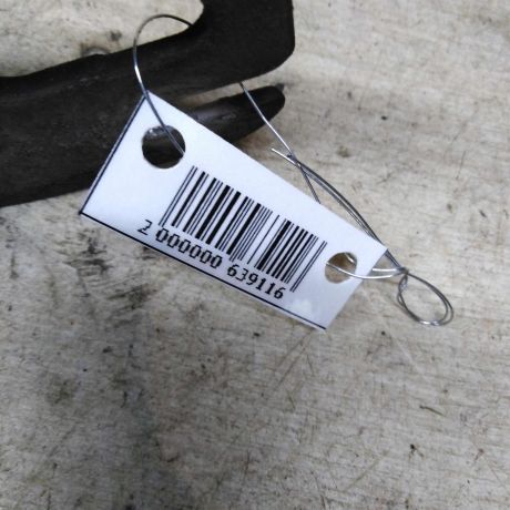 petlia-kryski-bagaznika-pravaia-audi-a6-c5-art-101365-big-1