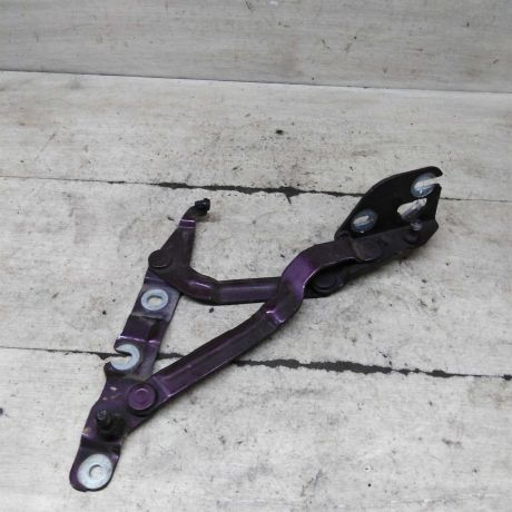 petlia-kryski-bagaznika-pravaia-audi-a6-c5-art-101365-big-2