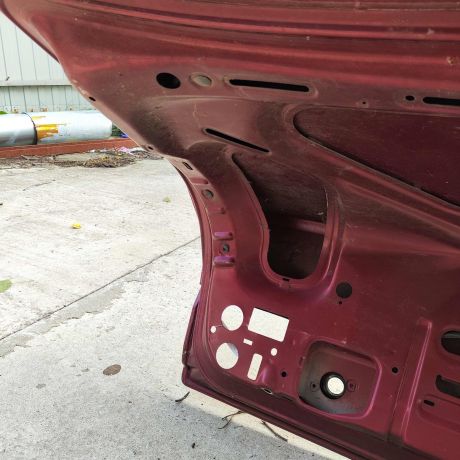 kryska-bagaznika-bmw-e34-art-102137-big-9