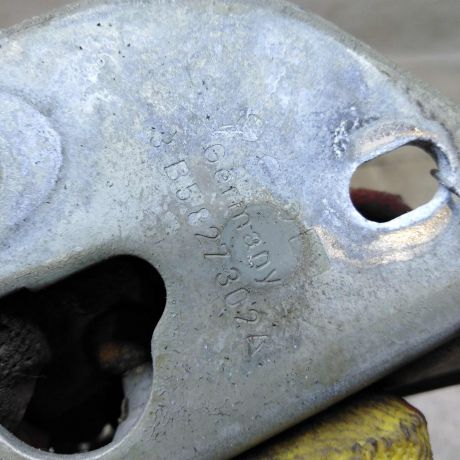 petlia-kryski-bagaznika-levaia-volkswagen-bora-volkswagen-jetta-4-art-102600-big-3