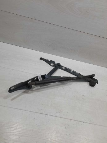 petlia-kryski-bagaznika-levaia-volvo-s80-sedan-art-102720-big-0