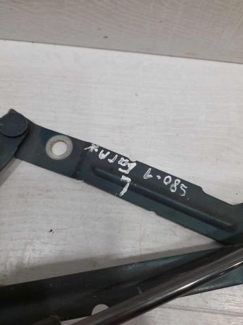 petlia-kryski-bagaznika-levaia-volvo-s80-sedan-art-102720-big-1