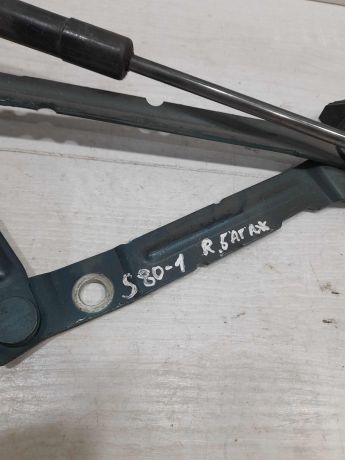 petlia-kryski-bagaznika-pravaia-volvo-s80-art-102722-big-1