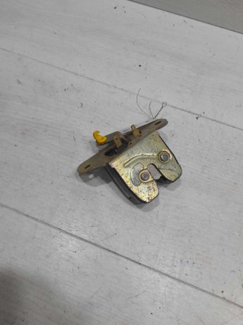 zamok-bagaznika-volvo-s40-art-102750-big-0