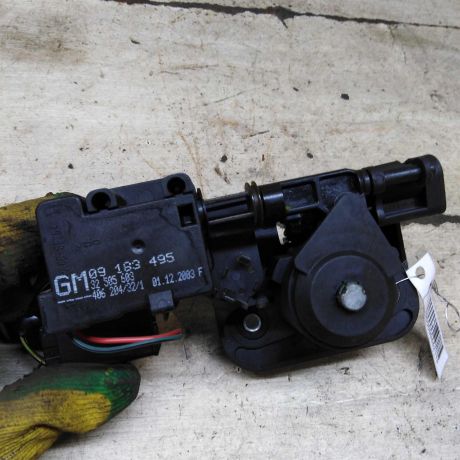 09183495-rucka-kryski-bagaznika-opel-meriva-a-art-103180-big-4