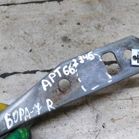 petlia-kapota-pravaia-volkswagen-bora-volkswagen-jetta-4-volkswagen-golf-4-art-103469-big-1