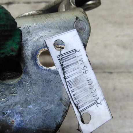 petlia-kryski-bagaznika-levaia-volkswagen-bora-art-104394-big-1