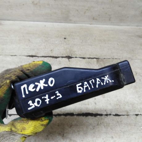 zamok-bagaznika-peugeot-307-art-104803-big-2