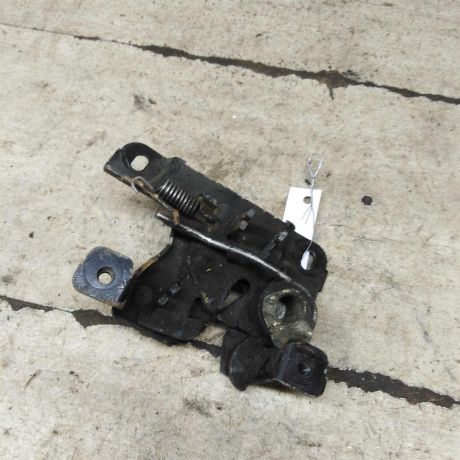 zamok-kapota-audi-a4-b5-art-104865-big-1