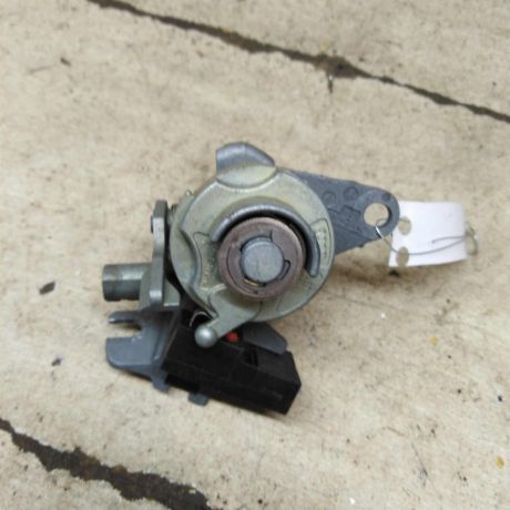 zamok-bagaznika-licinka-audi-a4-b6-audi-a4-b7-art-105101-big-0