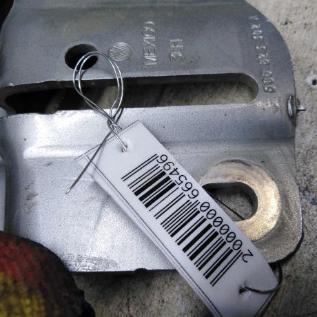 petlia-kapota-pravaia-volkswagen-jetta-vi-art-105224-big-2