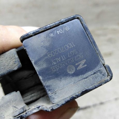 zamok-kapota-volkswagen-jetta-vi-art-105267-big-1