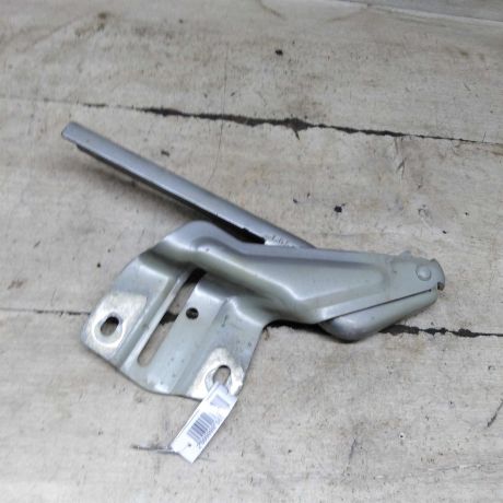 petlia-kapota-levaia-volkswagen-jetta-vi-art-105360-big-0