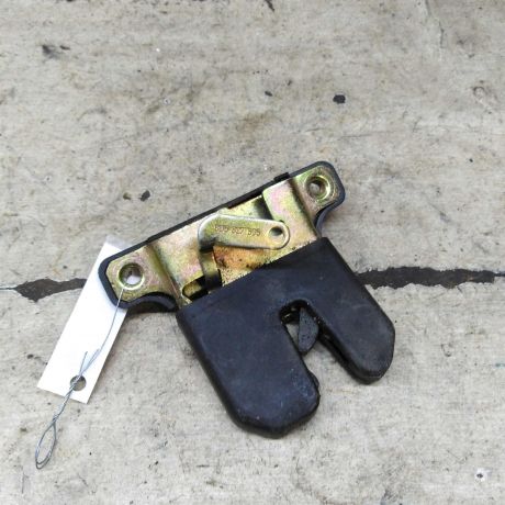 zamok-kryski-bagaznika-audi-a4-b5-art-105394-big-0