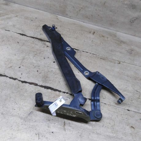 petlia-kryski-bagaznika-pravaia-audi-100-c4-art-105814-big-0