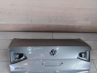 kryska-bagaznika-volkswagen-jetta-vi-sledy-remonta-art-105816