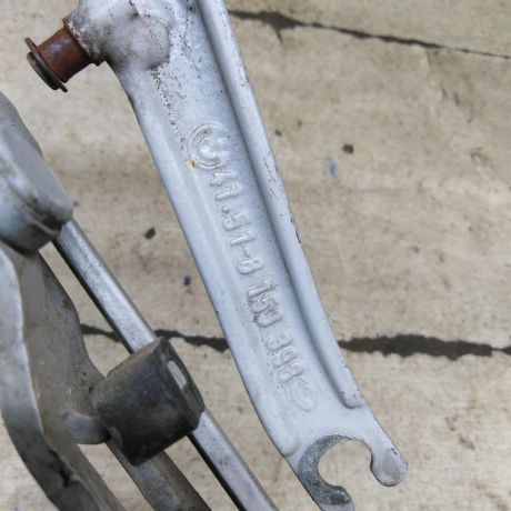 petlia-kryski-bagaznika-zadniaia-pravaia-bmw-e39-art-106051-big-2