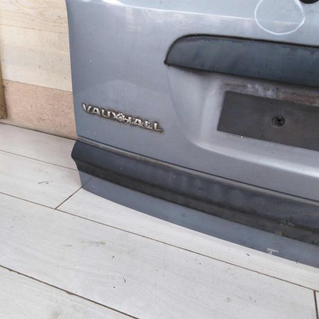 kryska-bagaznika-dver-opel-zafira-a-art-106123-big-3