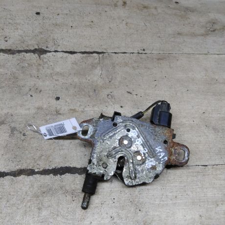 zamok-kapota-ford-focus-2-dorestailing-art-106227-big-0