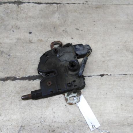 zamok-kapota-ford-focus-2-dorestailing-art-106227-big-1