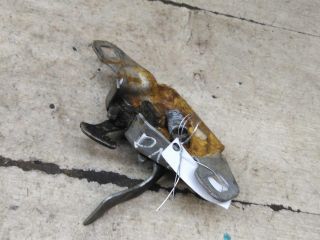 zamok-kapota-renault-logan-i-art-106231