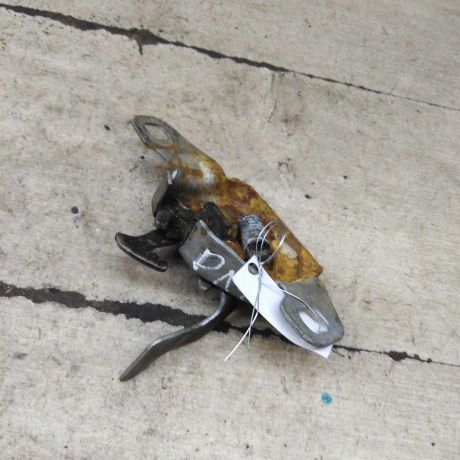 zamok-kapota-renault-logan-i-art-106231-big-0