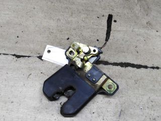 zamok-kryski-bagaznika-volkswagen-passat-b5-sedan-art-107083