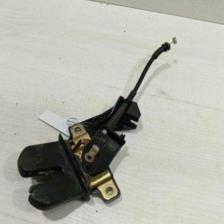 zamok-kryski-bagaznika-audi-a4-b6-art-107218-big-6