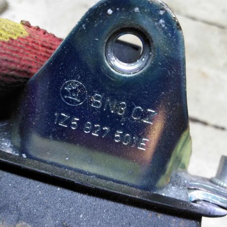 zamok-kryski-bagaznika-skoda-octavia-a5-universal-art-107292-big-3