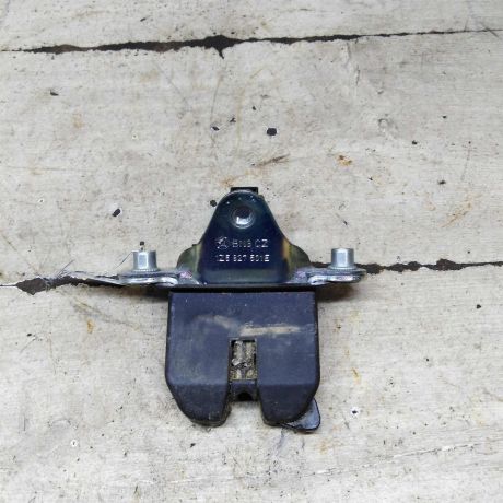 zamok-kryski-bagaznika-skoda-octavia-a5-universal-art-107292-big-0