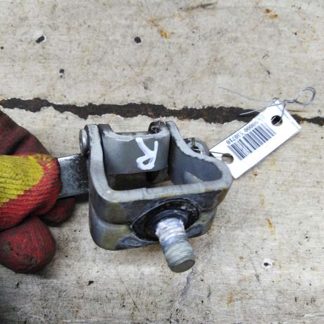 petlia-kryski-bagaznika-skoda-octavia-a5-pravaia-universal-art-107341-big-1