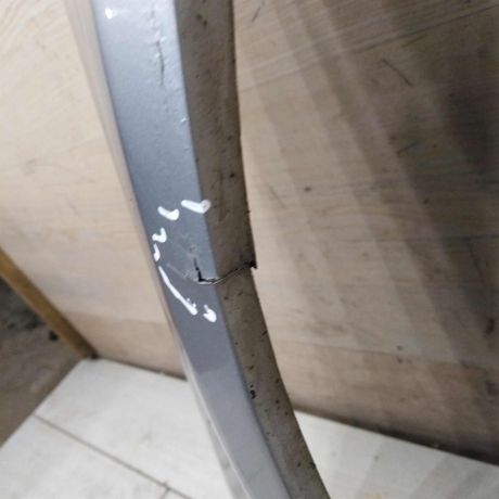 krylo-perednee-levoe-renault-megane-ii-defekt-art-107516-big-1