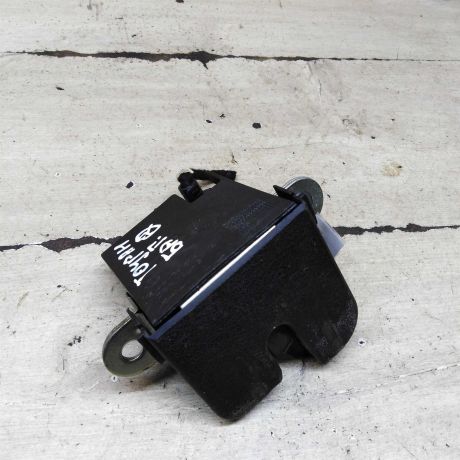 zamok-kryski-bagaznika-volkswagen-touran-i-restailing-2-art-107519-big-1