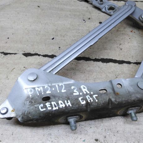 petlia-kryski-bagaznika-zadniaia-pravaia-renault-megane-ii-art-107593-big-1