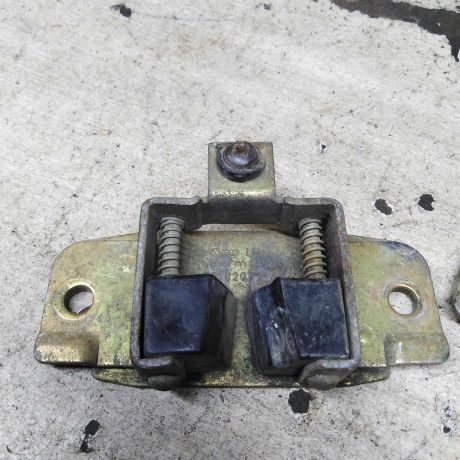 napravliaiushhie-kryski-bagaznika-volkswagen-transporter-t4-art-109503-big-1