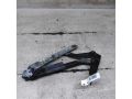 petlia-levaia-kryski-bagaznika-ford-focus-1-art-109614-small-0