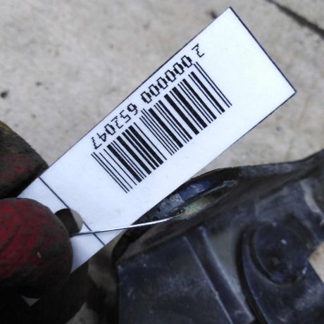 petlia-pravaia-kryski-bagaznika-ford-focus-1-art-109640-big-1