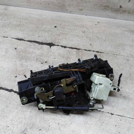 zamok-bagaznika-sedan-audi-a6-c5-knopka-art-110160-big-0