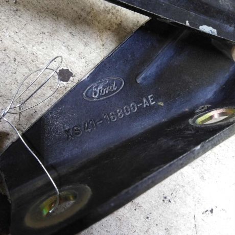 petlia-kapota-pravaia-ford-focus-1-art-111409-big-2