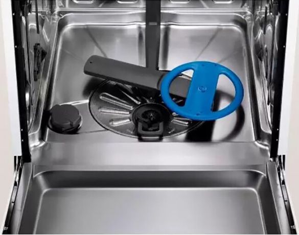vstraivaemye-electrolux-ees48200l-big-6