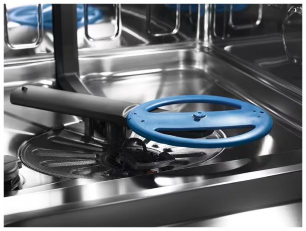 vstraivaemaia-posudomoecnaia-masina-electrolux-eeg68520w-big-2