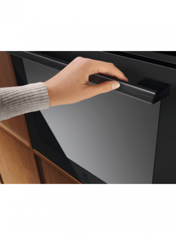 vstraivaemyi-duxovoi-skaf-electrolux-eoe9p3xt-big-1