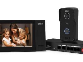 vyzyvnaia-panel-s-razreseniem-kamery-2mp-i-cmos-sensorom-wdr-ugol-obzora-po-gorizontali-107-cernaia-uroven-zashhity-ip65-ik04-podderzka-rezima-quotnocquot-i-golosovogo-opoveshheniia-gruppovye