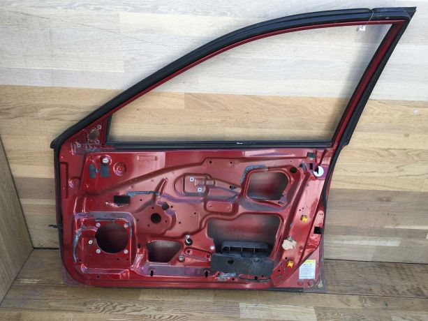 dver-peredniaia-pravaia-volvo-s40-art-14248-big-1