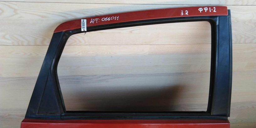 dver-zadniaia-pravaia-ford-focus-i-krasnogo-cveta-sedan-xetcbek-art-14668-big-3