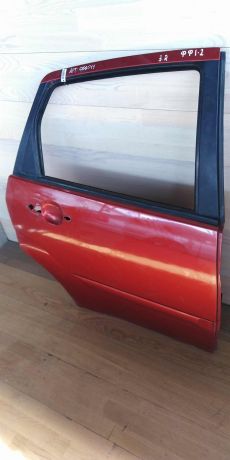 dver-zadniaia-pravaia-ford-focus-i-krasnogo-cveta-sedan-xetcbek-art-14668-big-1