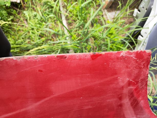 dver-zadniaia-pravaia-ford-focus-i-krasnogo-cveta-sedan-xetcbek-art-14668-big-6