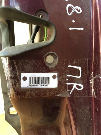 dver-peredniaia-pravaia-audi-a8-d2-art-18549-big-4