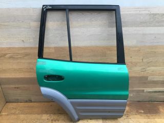 dver-zadniaia-pravaia-toyota-rav4-art-24582