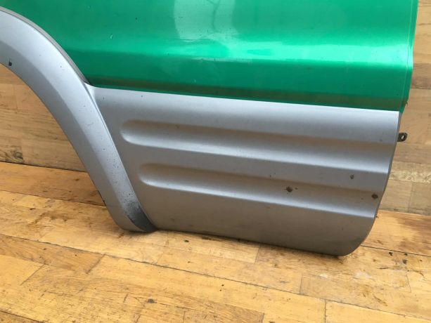 dver-zadniaia-pravaia-toyota-rav4-art-24582-big-1